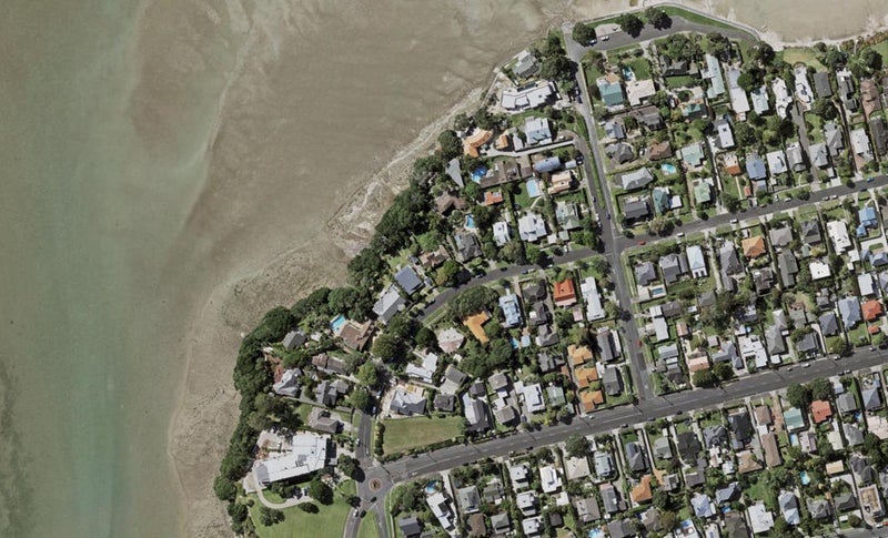 13 Beresford Street, Bayswater, Auckland - Carousel 1