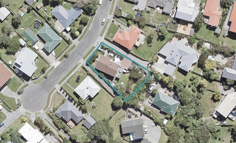 5 Cherry Blossom Grove, Maungaraki, Lower Hutt - Carousel 1
