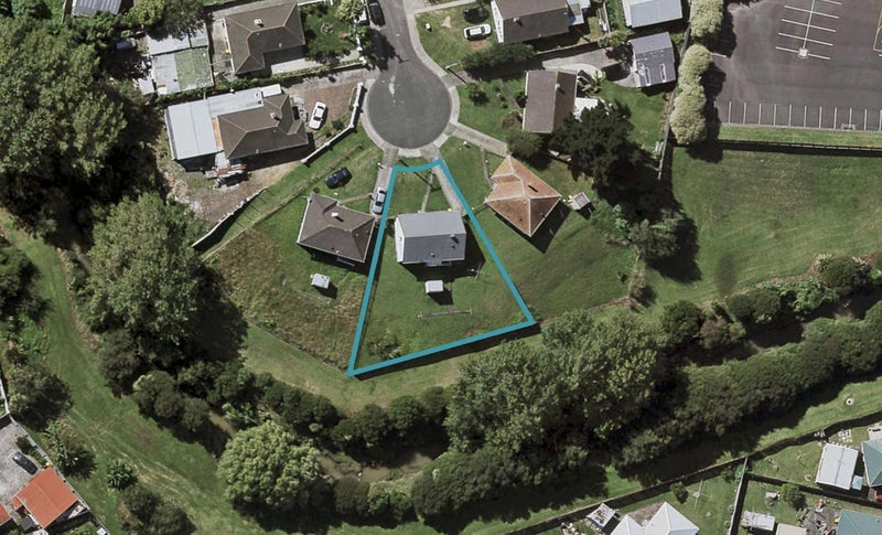 8 Tate Place, Otara, Auckland - Carousel 1