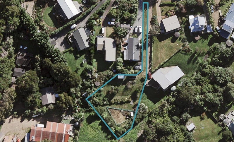 6 Hartley Avenue, Onetangi, Waiheke Island - Carousel 1