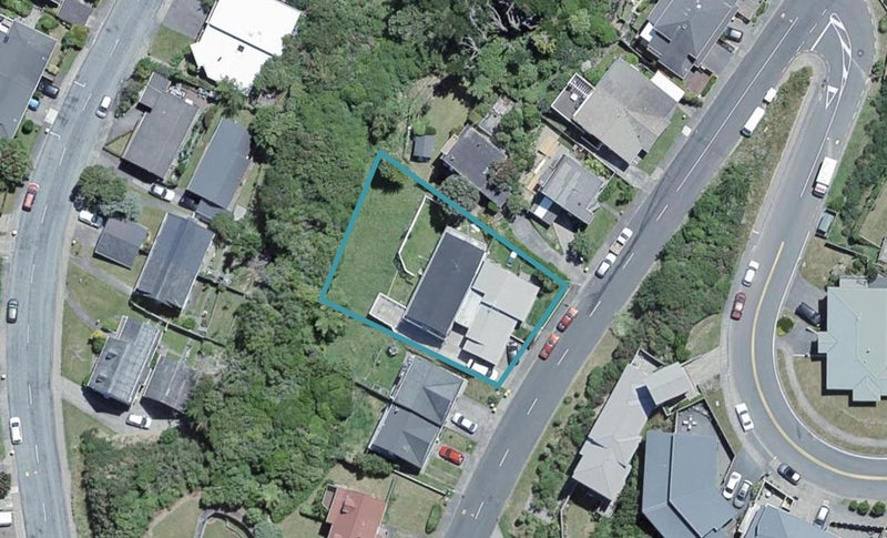 30 Parklands Drive, Karori, Wellington - Carousel 1
