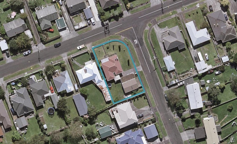 24 Karaka Street, Merrilands, New Plymouth - Carousel 1