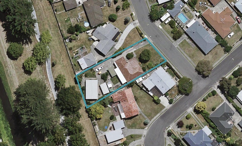 2/4 Alamein Crescent, Onekawa, Napier - Carousel 1