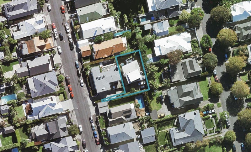 13 Lawrence Street, Herne Bay, Auckland - Carousel 1