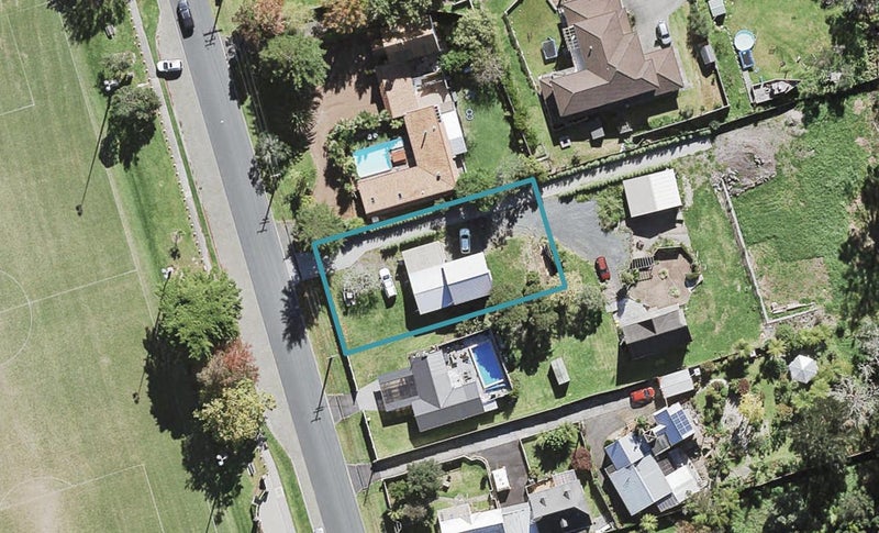 17A Roland Road, Greenhithe, Auckland - Carousel 1