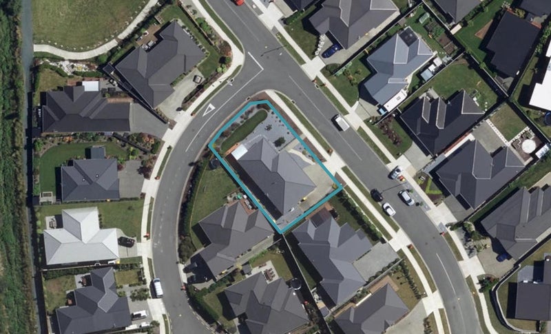 12 Pine Crest Drive, Richmond, Richmond - Carousel 1