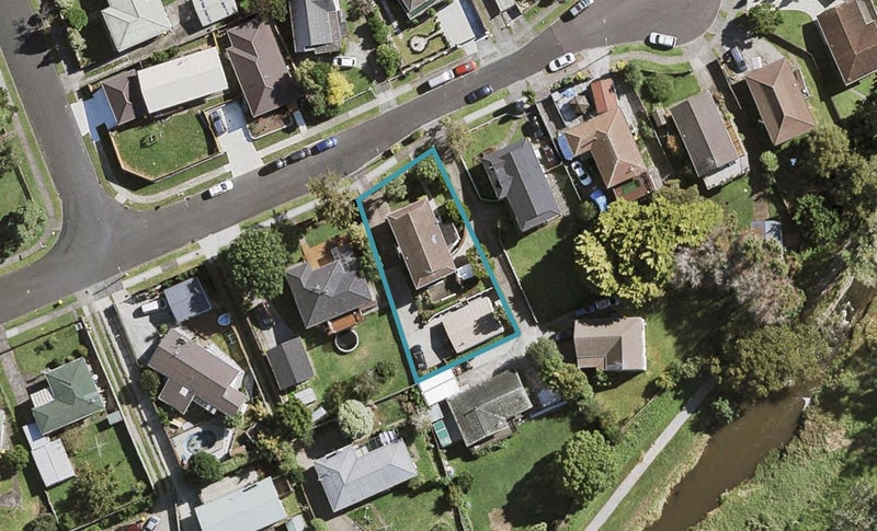29 McQuarrie Avenue, Wattle Downs, Auckland - Carousel 1