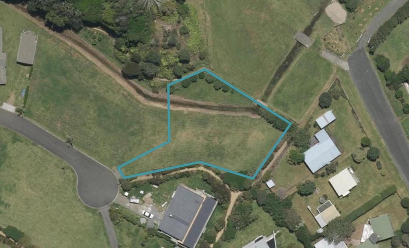 17 Edgewater Place, Whangarei - Carousel 1