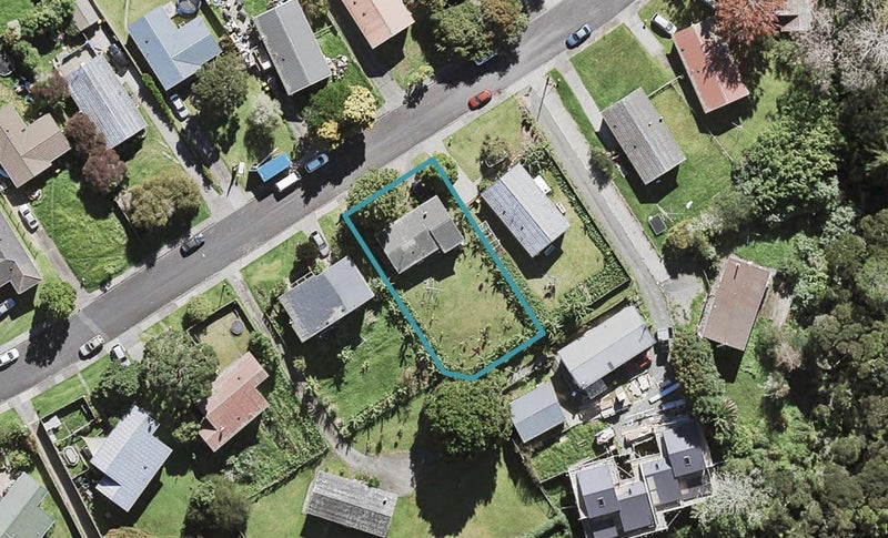 31 Taurus Crescent, Beach Haven, Auckland - Carousel 1