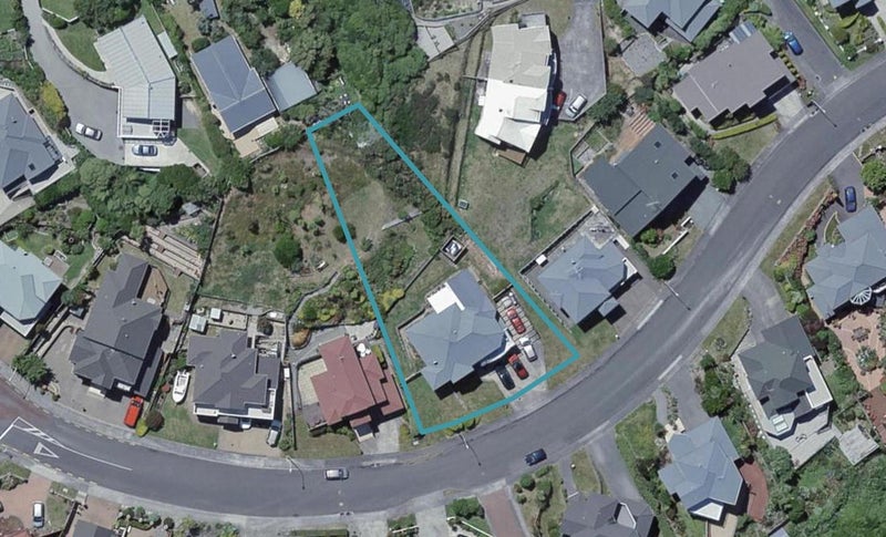 21 Dress Circle, Newlands, Wellington - Carousel 1