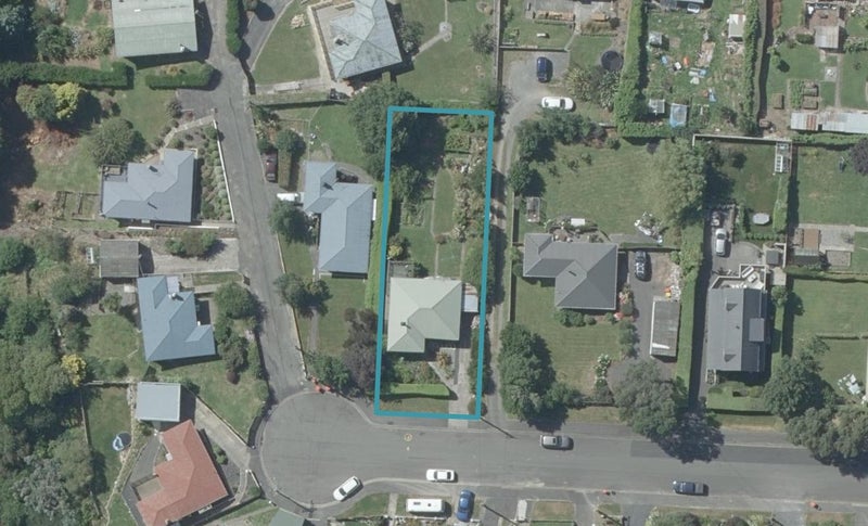 11 Tomkins Street, Green Island, Dunedin - Carousel 1