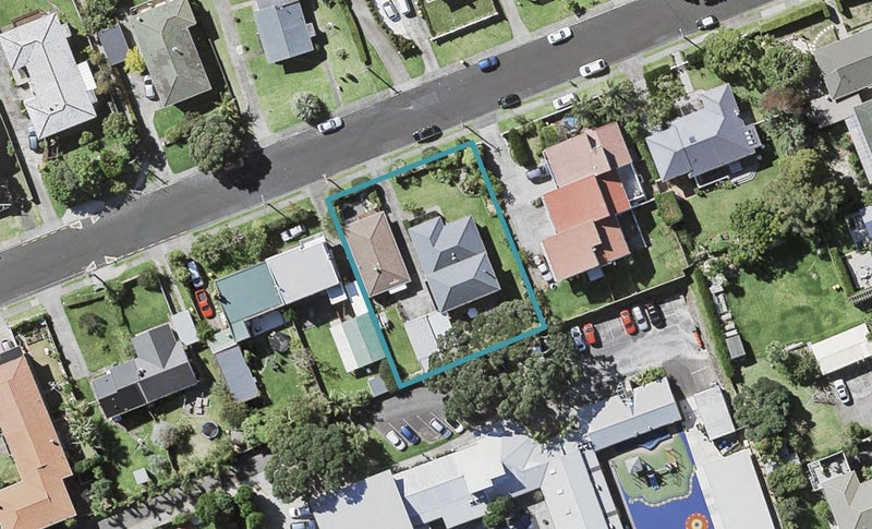 2/17 Westwell Road, Belmont, Auckland - Carousel 1