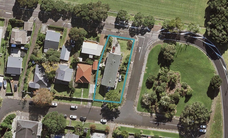 2/35 Stafford Road, Northcote Point, Auckland - Carousel 1