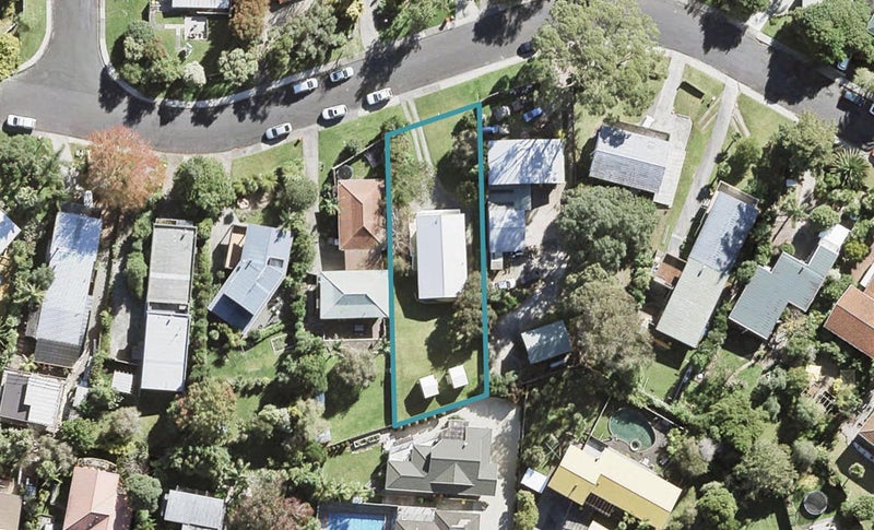 16 Holt Avenue, Torbay, Auckland - Carousel 1