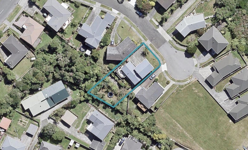 12 Banksia Grove, Maungaraki, Lower Hutt - Carousel 1