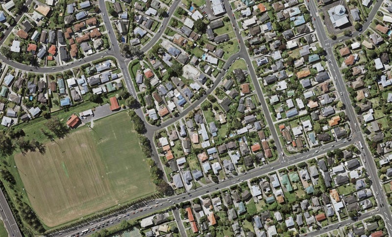 1/12 Pax Avenue, Forrest Hill, Auckland - Carousel 1