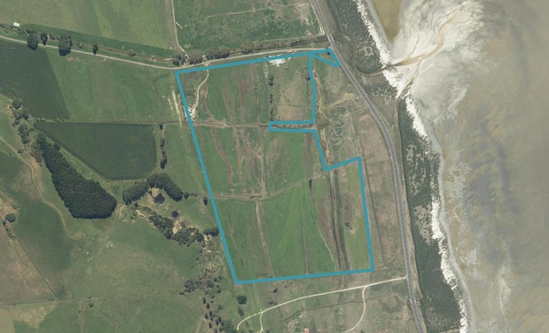 7 Rangipo Road, KAIAUA, MIRANDA - Carousel 1