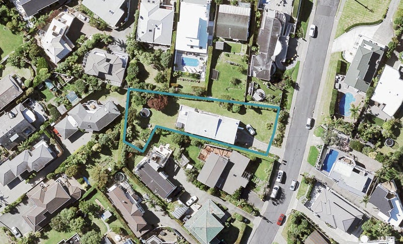 14 Vaughan Crescent, Murrays Bay, Auckland - Carousel 1