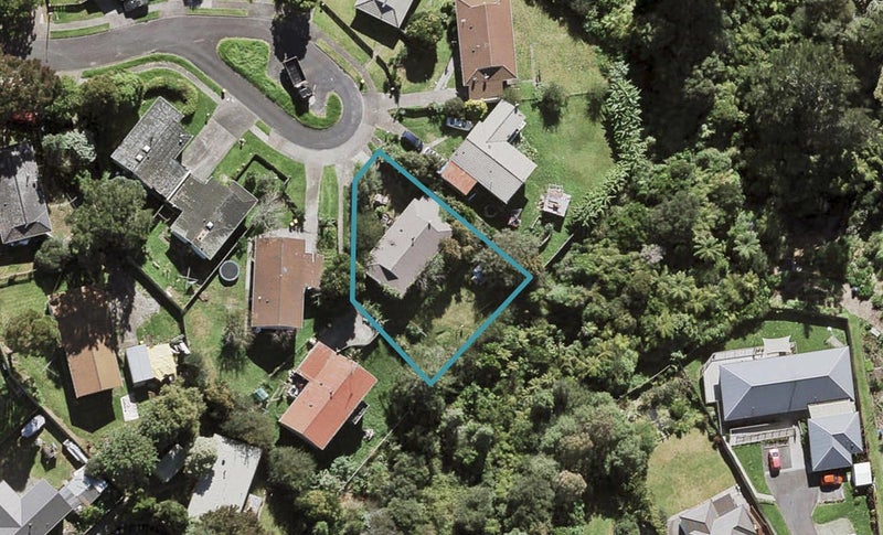 13 Cecil Beatt Place, West Harbour, Auckland - Carousel 1