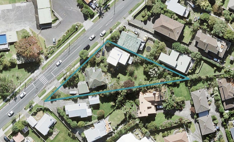2/59 Deep Creek Road, Waiake, Auckland - Carousel 1