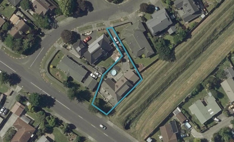 6 Caroline Crescent, Highbury, Palmerston North - Carousel 1