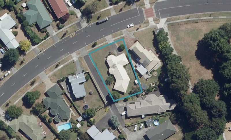 87 Endeavour Avenue, Flagstaff, Hamilton - Carousel 1