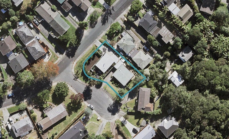 2/2 Vari Place, Bayview, Auckland - Carousel 1