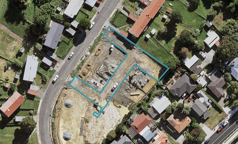 1 Piringa Lane, Northcote, Auckland - Carousel 1