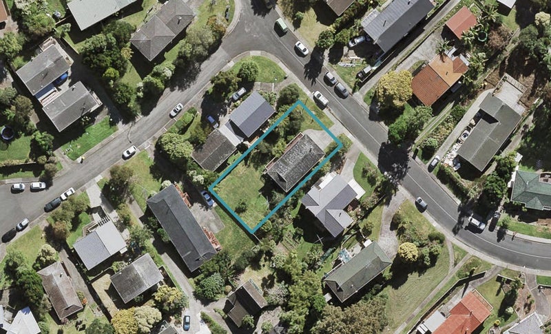 32 Ayton Drive, Totara Vale, Auckland - Carousel 1