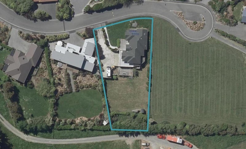8 Watlings Place, Kennedys Bush, Christchurch - Carousel 1