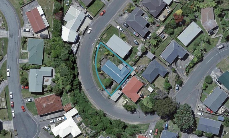 14 Bellringer Crescent, Newlands, Wellington - Carousel 1