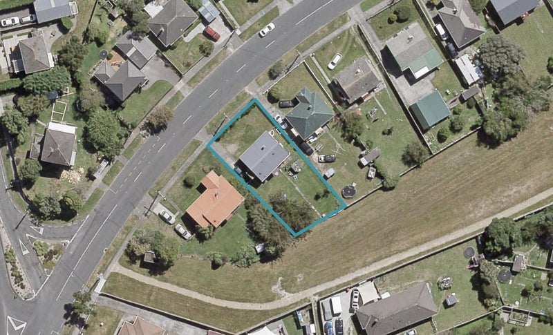 4 Reynolds Street, Taita, Lower Hutt - Carousel 1
