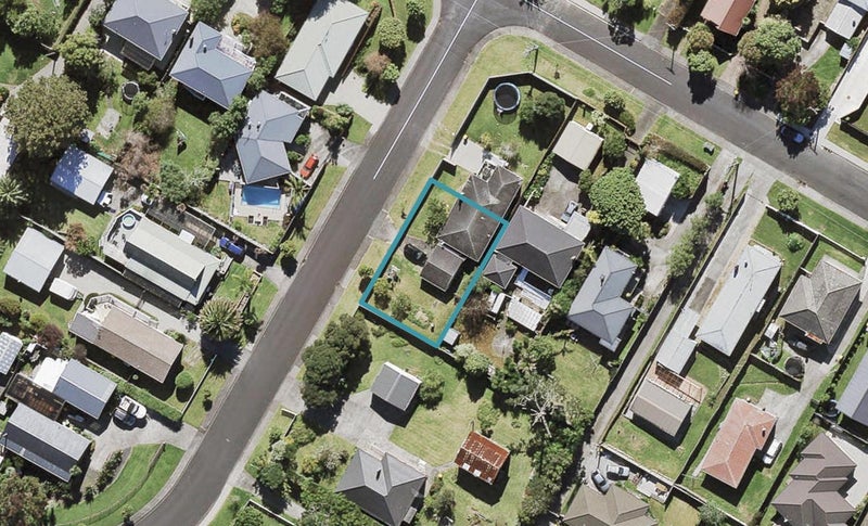59 Taioma Crescent, Te Atatu Peninsula, Auckland - Carousel 1