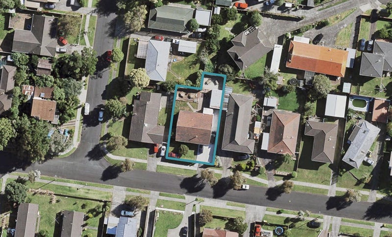 15 Waimai Avenue, Weymouth, Auckland - Carousel 1