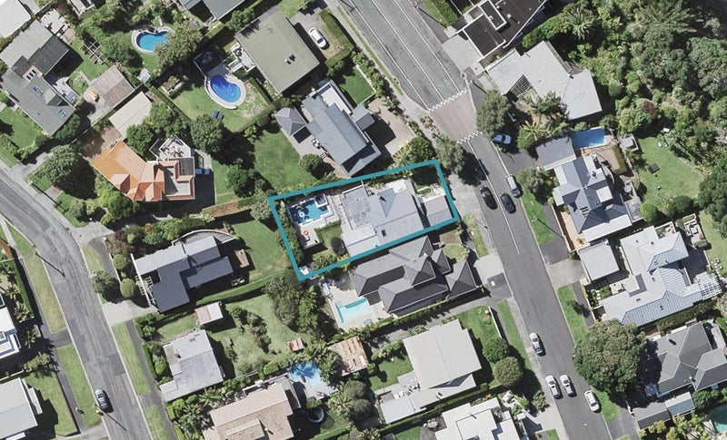 27 Hamana Street, Narrow Neck, Auckland - Carousel 1
