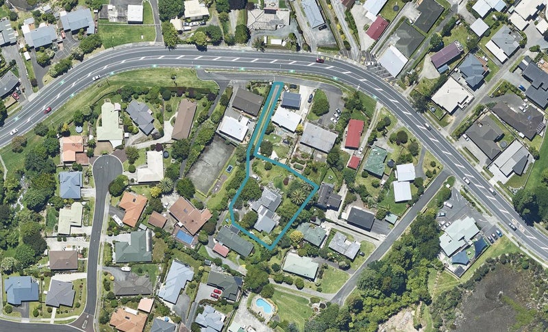 140 Welcome Bay Road, Welcome Bay, Tauranga - Carousel 1