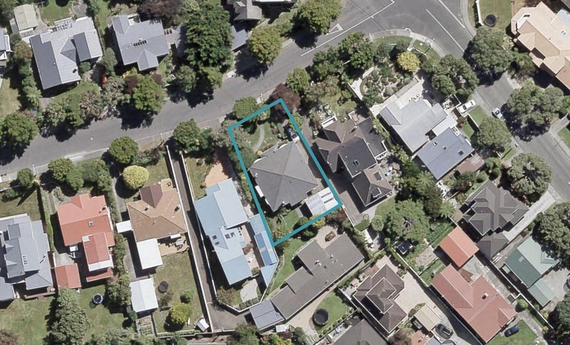 52 Totara Crescent, Woburn, Lower Hutt - Carousel 1