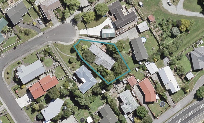 6 Dawn Grove, Brown Owl, Upper Hutt - Carousel 1