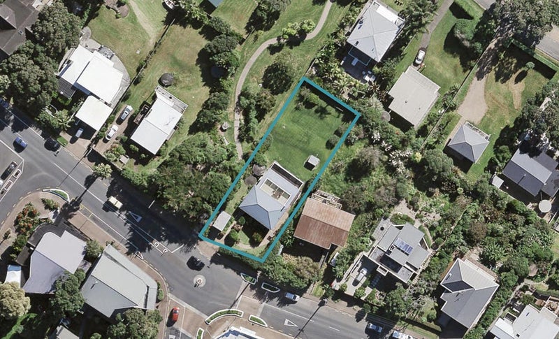 161 Ocean View Road, Oneroa, Waiheke Island - Carousel 1