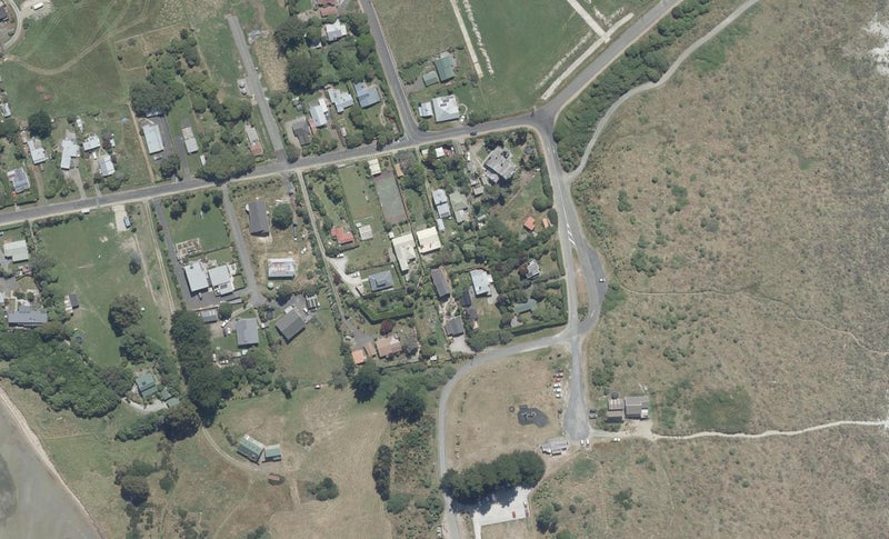 11 Esplanade, Warrington, Waikouaiti - Carousel 1