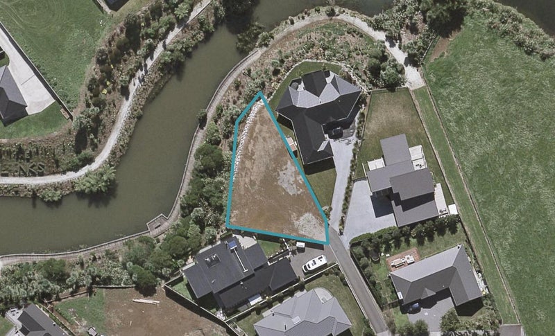 5B Vardon WAY, Waiwhakaiho, New Plymouth - Carousel 1