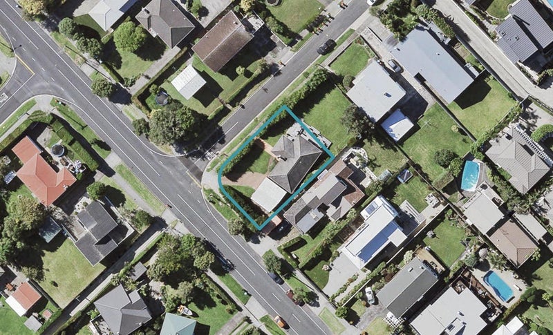1 Calder Place, Wai o Taiki Bay, Auckland - Carousel 1