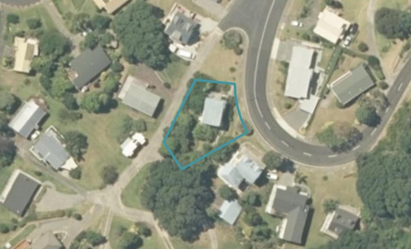 332 Onemana Drive, Onemana, Whangamatā - Carousel 1