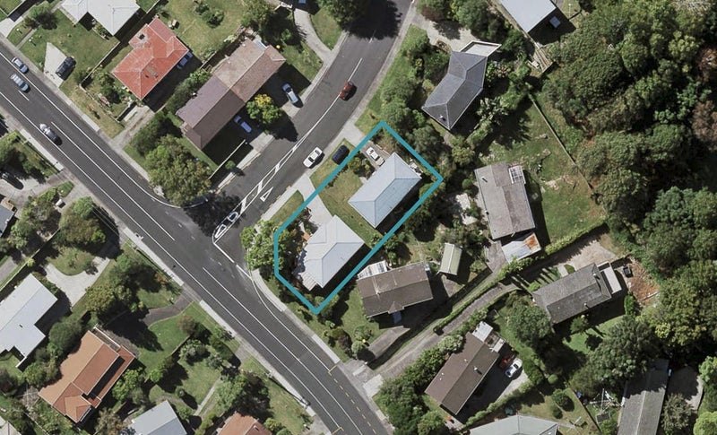 1/70 Sycamore Drive, Sunnynook, Auckland - Carousel 1