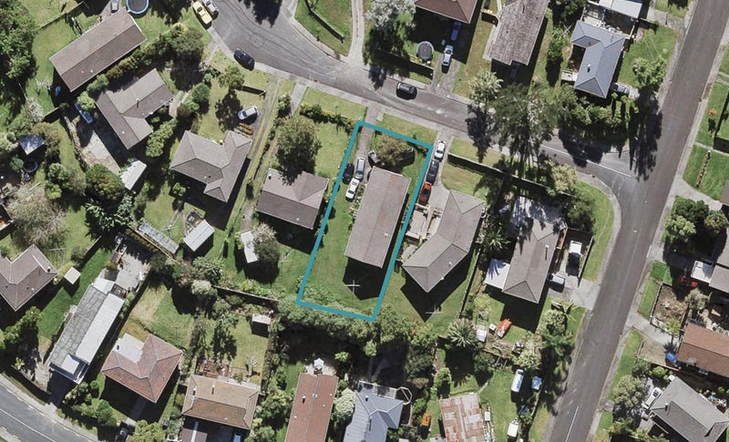 5 Vallance Place, Massey, Auckland - Carousel 1
