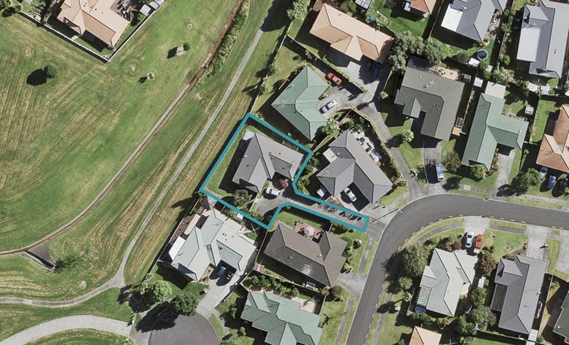 6 Newbegin Place, Weymouth, Auckland - Carousel 1