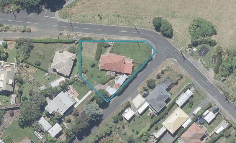 8 District Road, Roseneath, Port Chalmers - Carousel 1