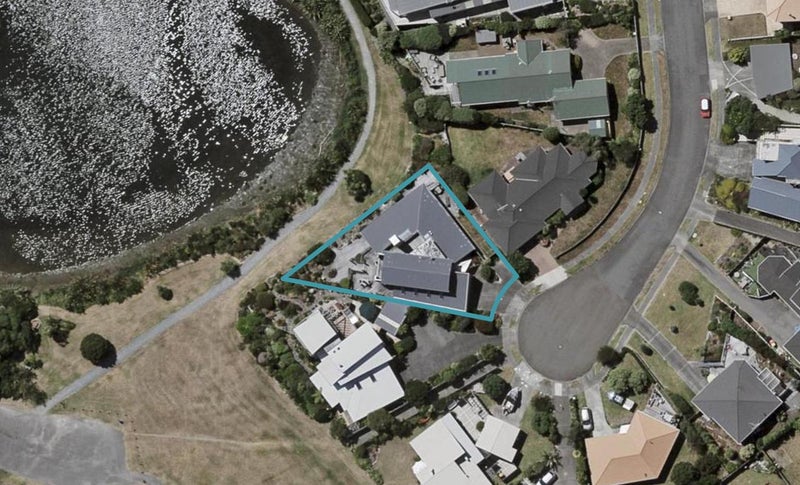 24 Major Durie Place, Waikanae Beach, Waikanae - Carousel 1
