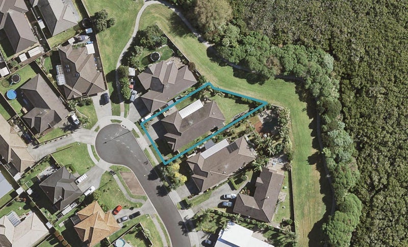 13 Allerton Place, Wattle Downs, Auckland - Carousel 1
