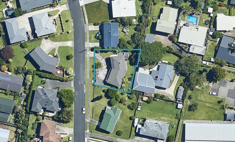 32 Andrew Place, Otumoetai, Tauranga - Carousel 1